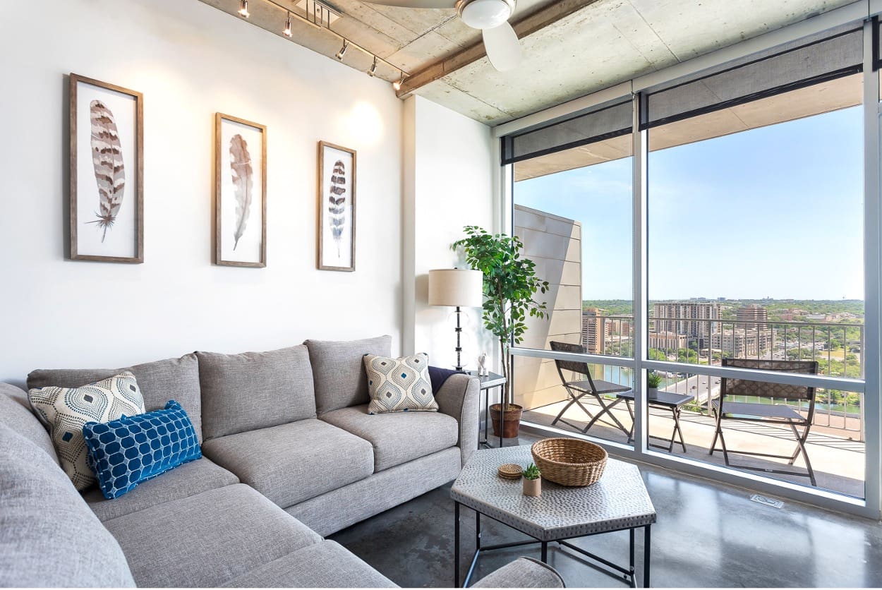 Deco corporate housing living room